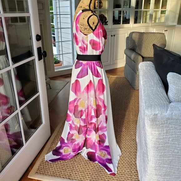 Elegant Long Formal Express Dress / Gown - Picture 3 of 16